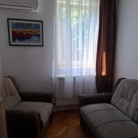 Demetra Apartment *
